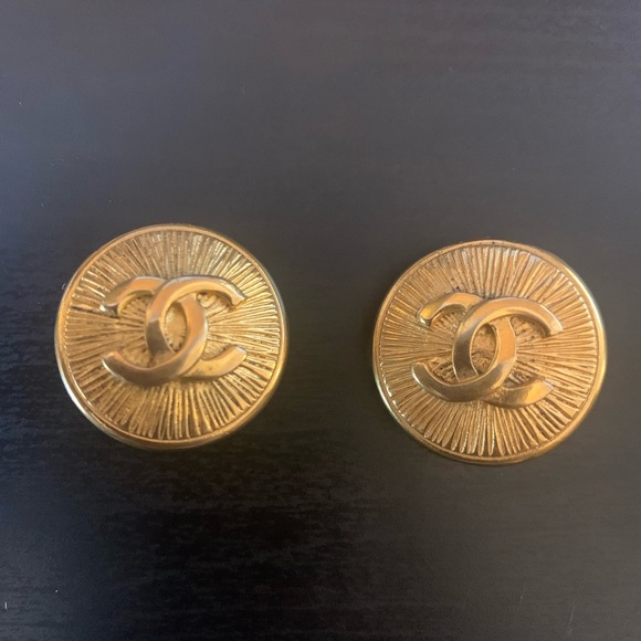 Vintage Chanel earrings - Picture 3 of 7